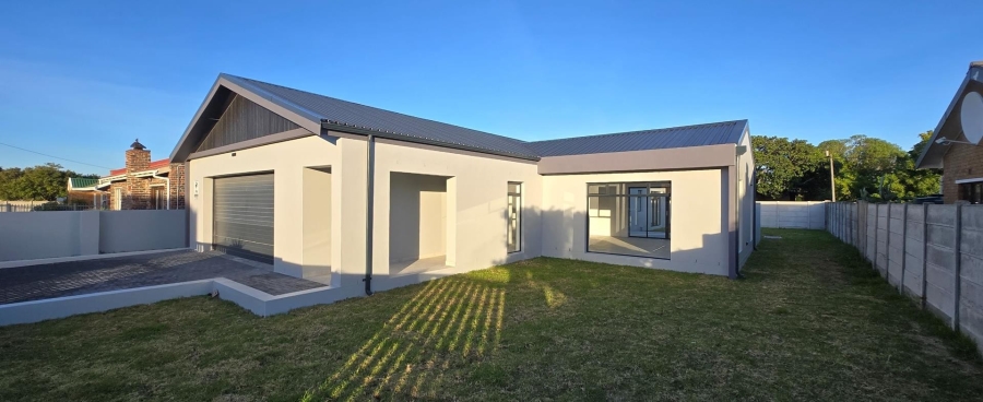 4 Bedroom Property for Sale in Franskraal Western Cape
